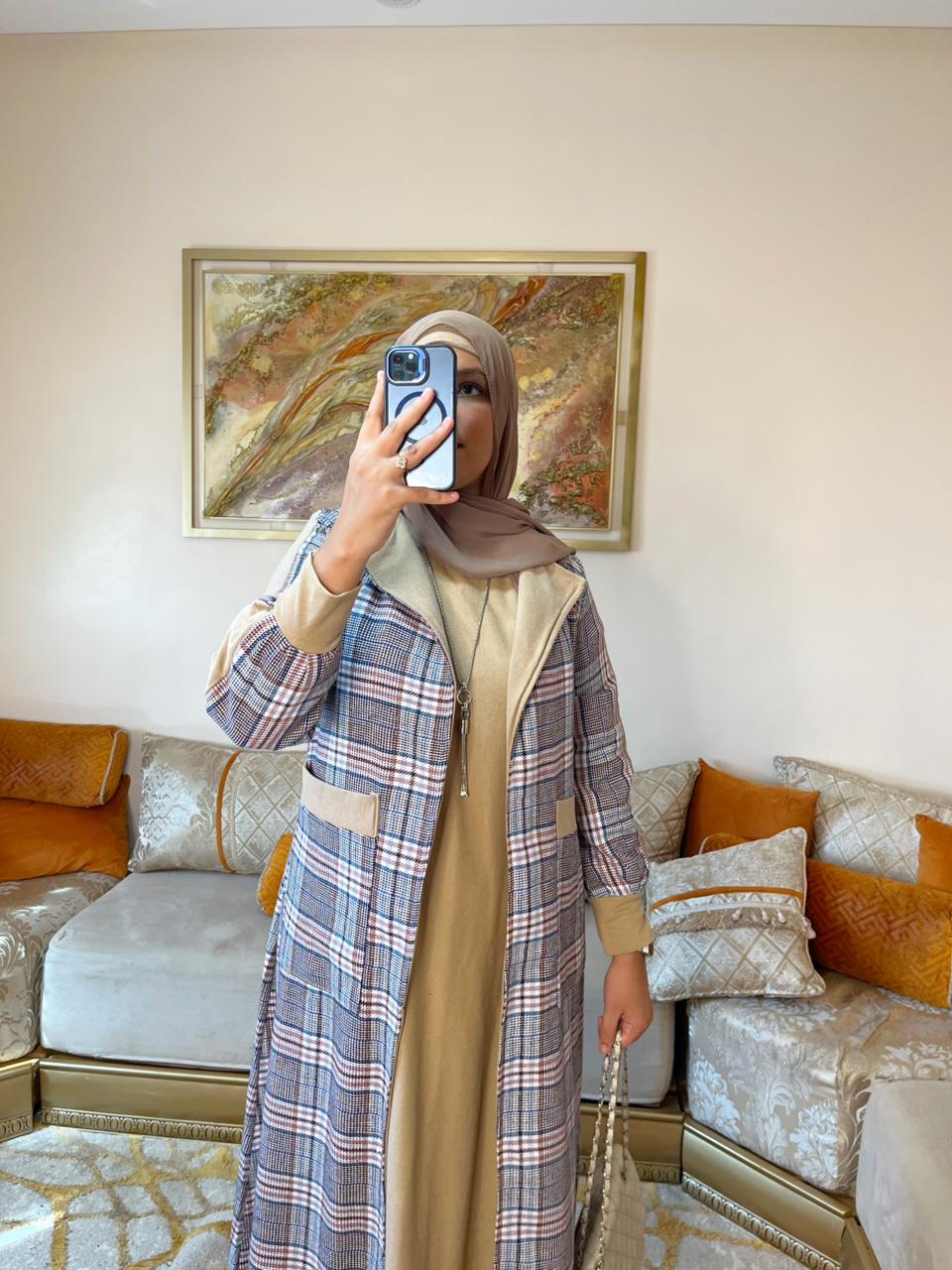 "Tenue automnale élégante"